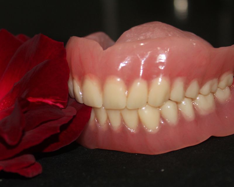 Removable Dentures: A Complete Patient Guide to Replacing Missing Teeth